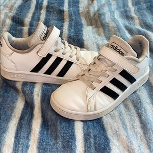 ADIDAS BOYS GRAND COURT SLIP ON SNEAKER